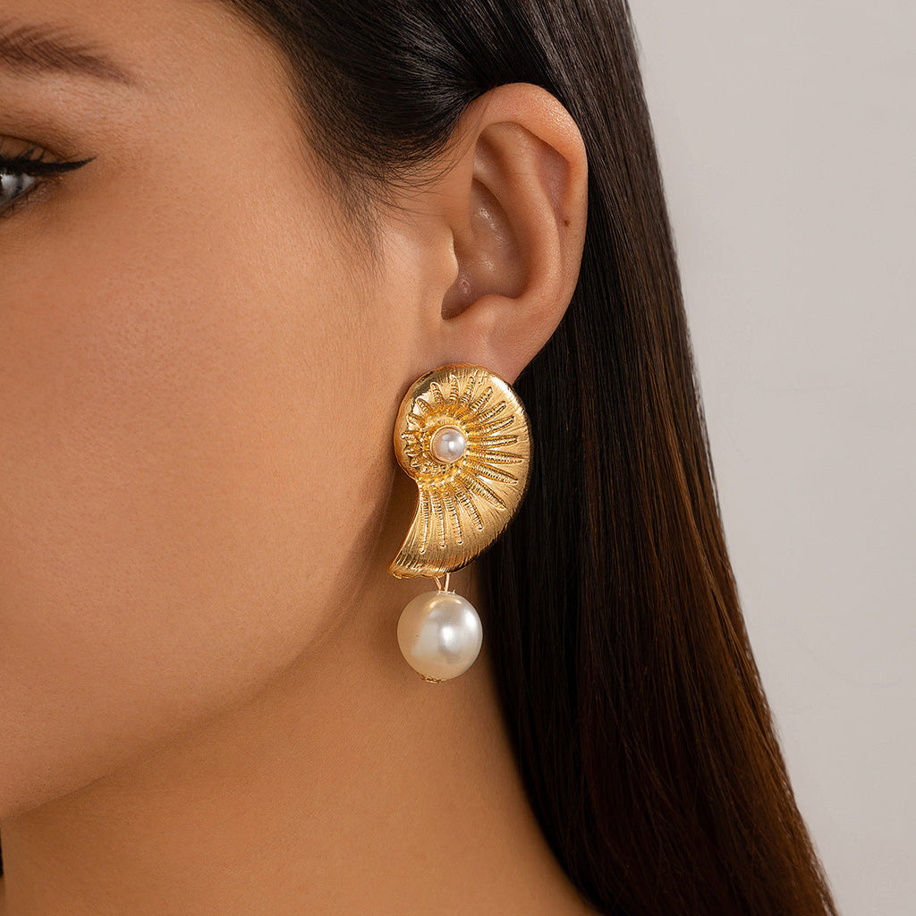 Seashell Pearl Mix Textured Stud Earrings