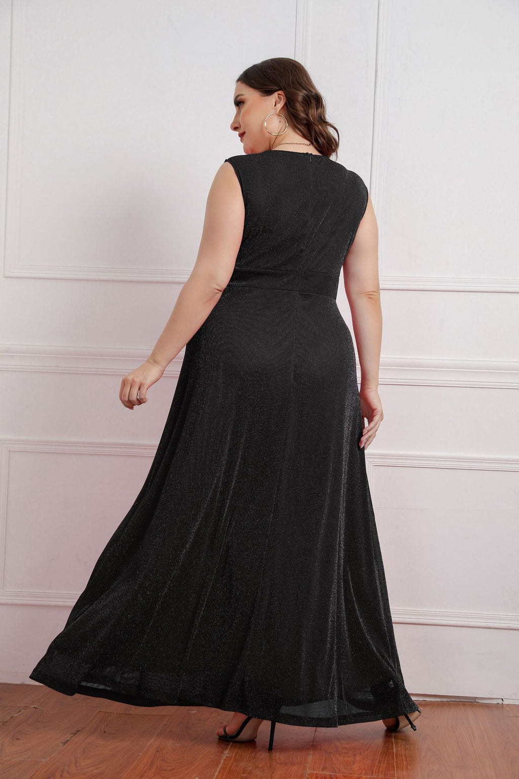 Sleeveless V-neck Maxi Dress