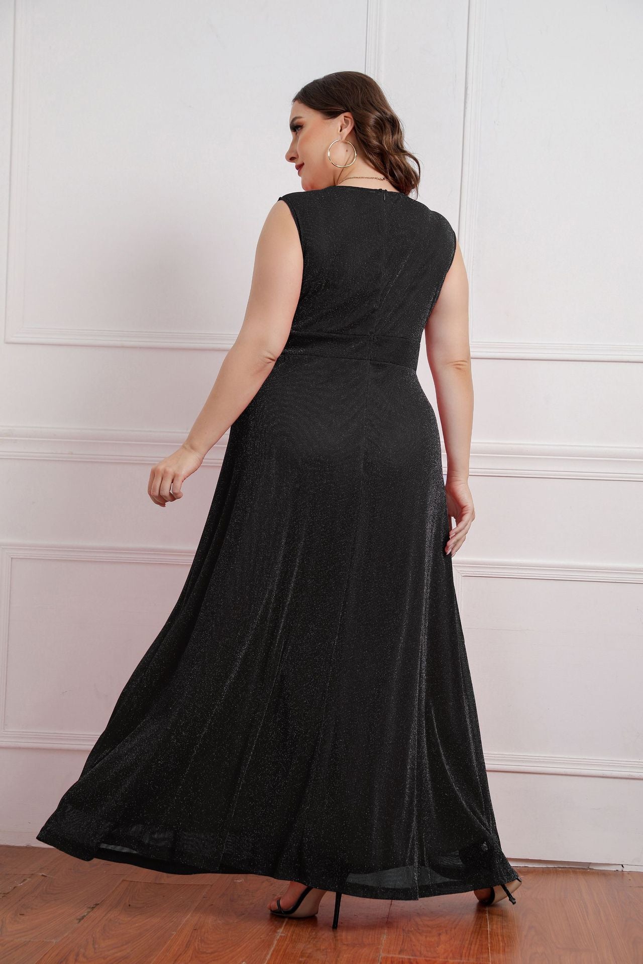Sleeveless V-neck Maxi Dress