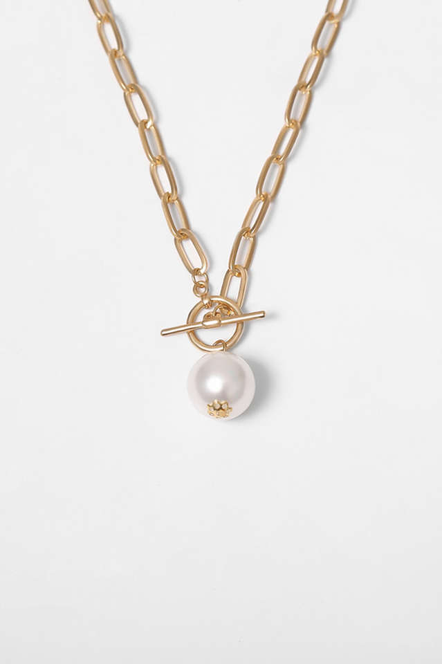 Pearl Pendant Necklace on Chain