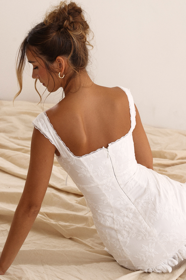 Embroidered Floral Sweetheart Drawstring Lace Trim Ruffle Hem Mini Dress