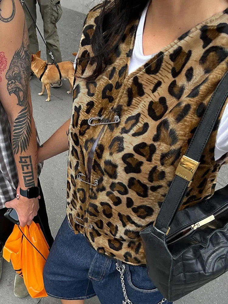 Leopard Print Pin Vest For Women V-Neck Sleeveless Fashion Hot Girl Cardigan Top Female Autumn New Slim Fit Short Vest