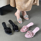 Summer Fashion Flower Woman Slippers with Thin Low Heels and Narrow Band for Party or Stripping