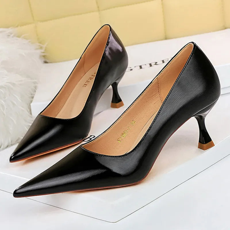 Fashion Kitten High-heeled Pumps in Pu Leather for Women