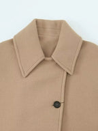 | Solid color trench coat with lapel collar