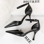 8 Cm Heels Women Pumps in Patent Leather with Snake Pattern Design and Kitten Heels