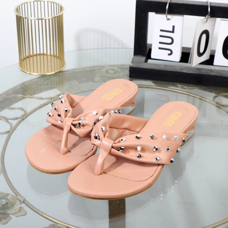 Modern ladies low heeled leather flat sandals for summer outdoor fashion