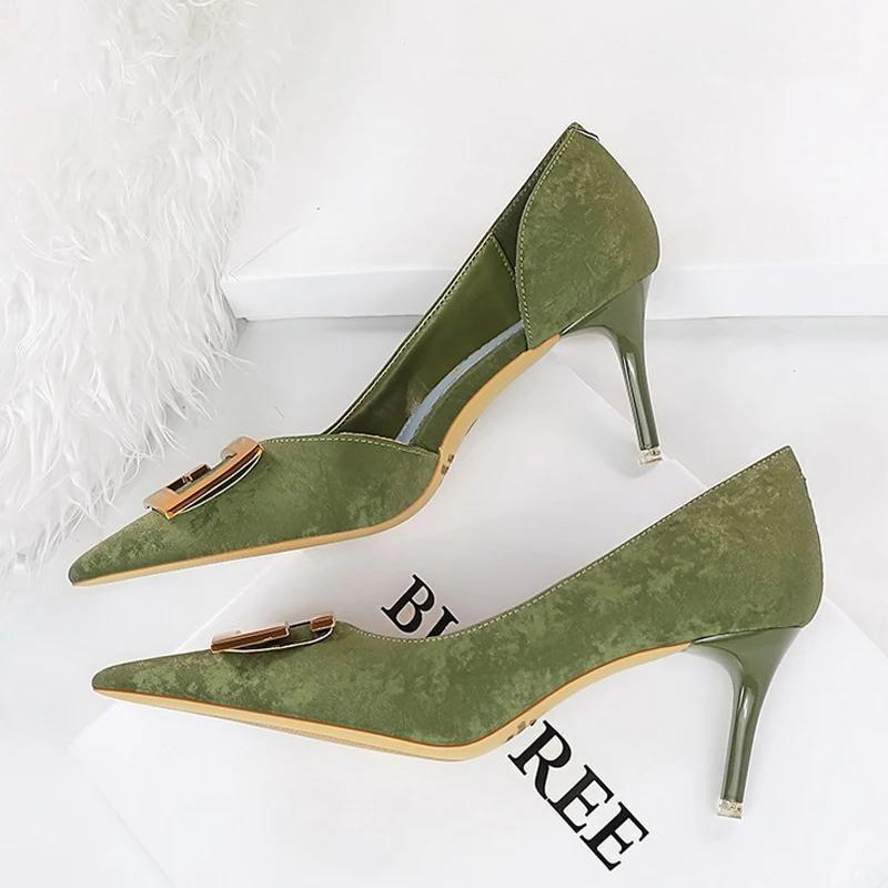 Metal Button Kitten Heels Women Pumps Fashion