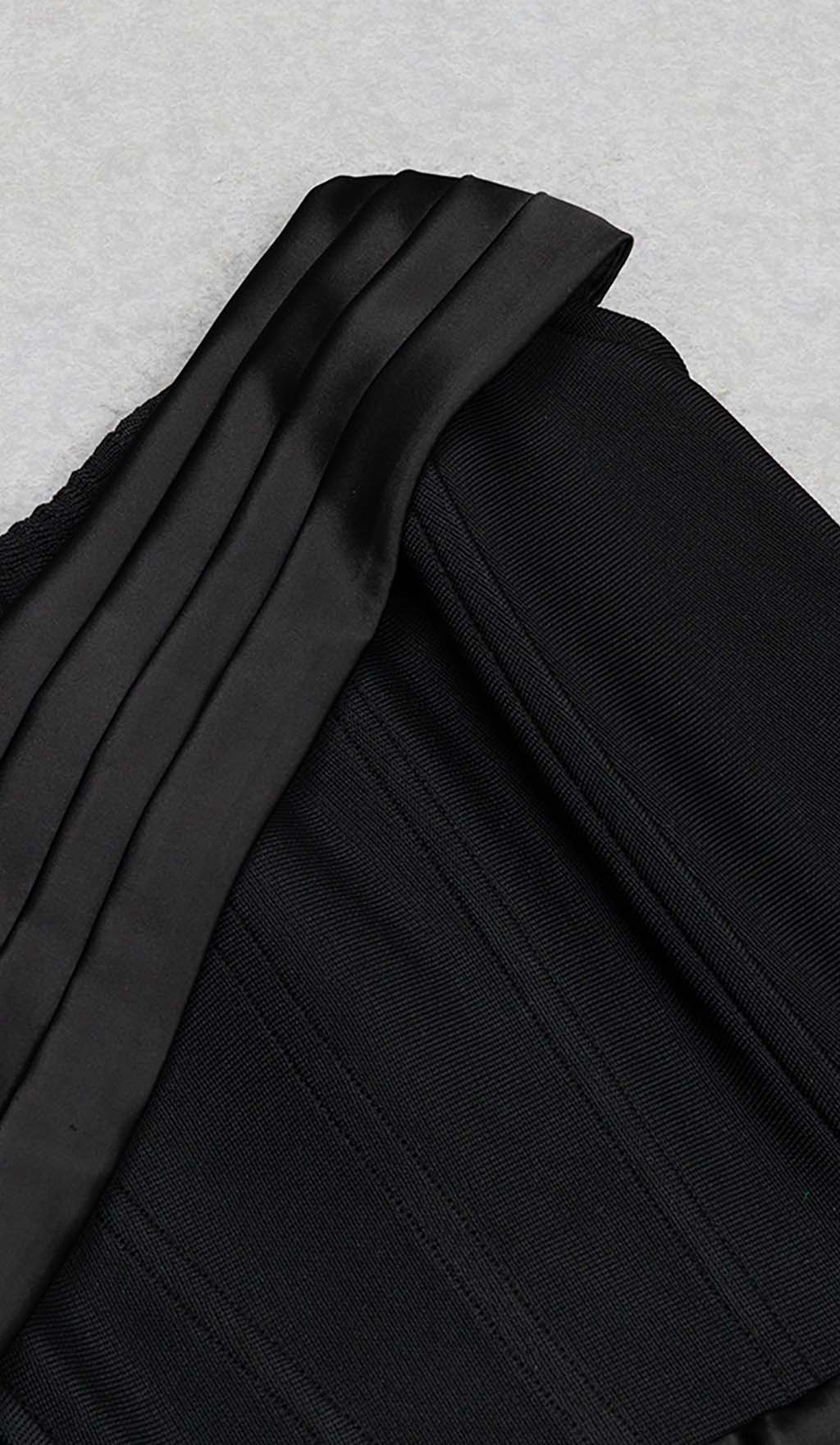 Sleeveless Bandage Midi Dress in Black