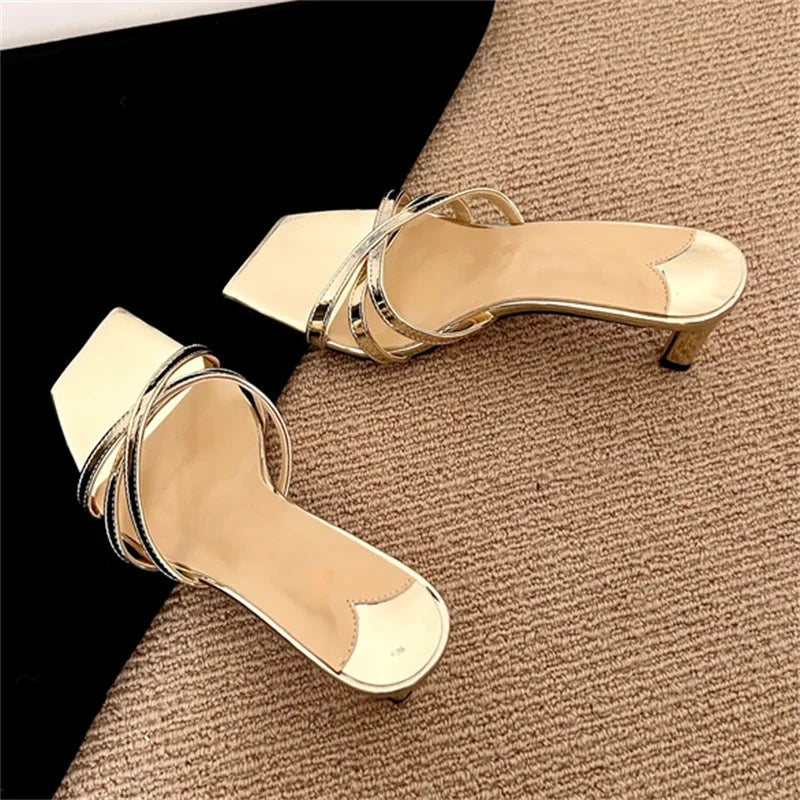 Women's Fashion Narrow Band Slip On Low Heel Slipper