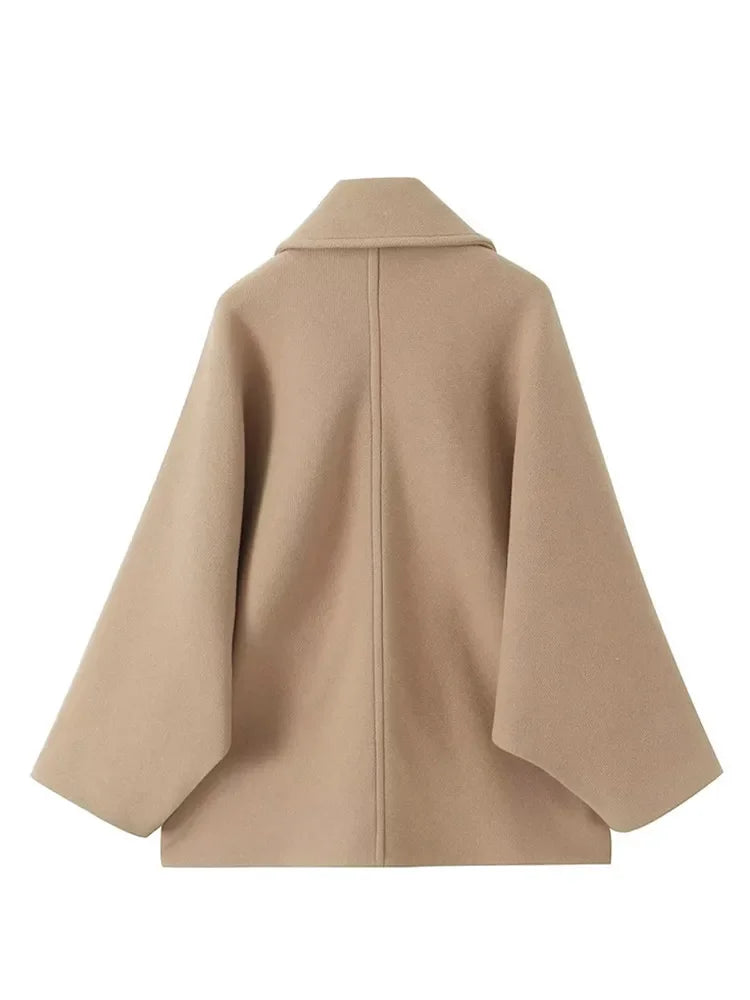 | Solid color trench coat with lapel collar