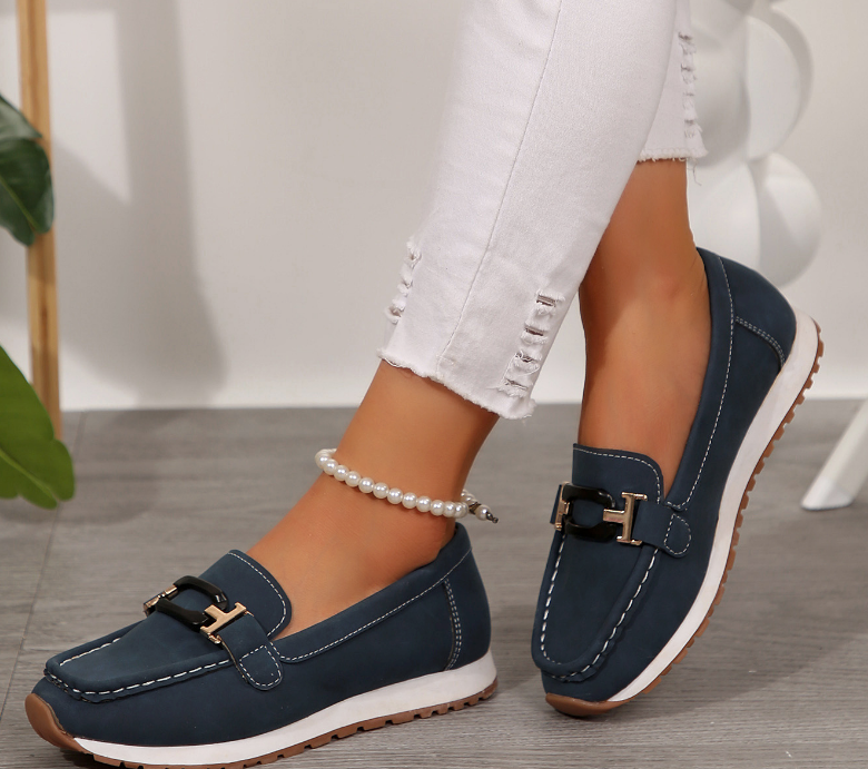 AmyVictoria | Connected Chain Loafers