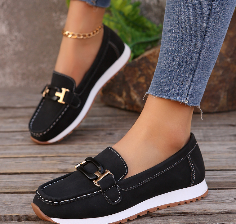 AmyVictoria | Connected Chain Loafers