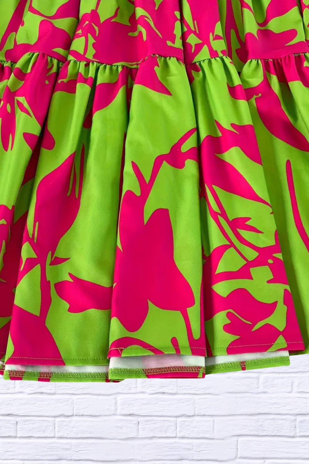 Elegant Sleeveless Vacation Dress _ Bold, Vibrant, and Effortlessly Chic