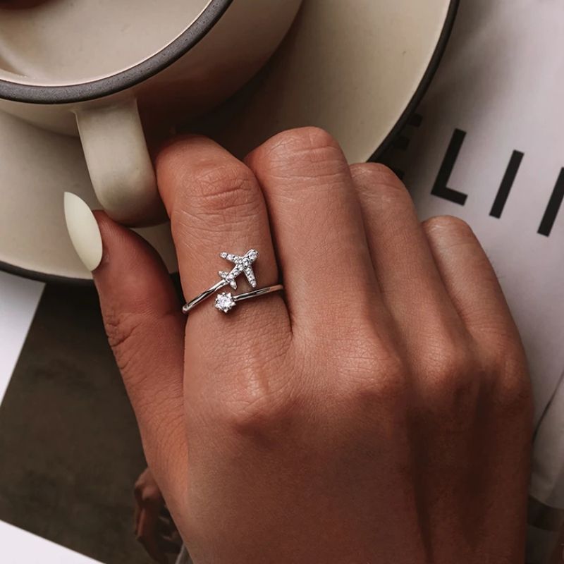 Traveling Airplane Ring