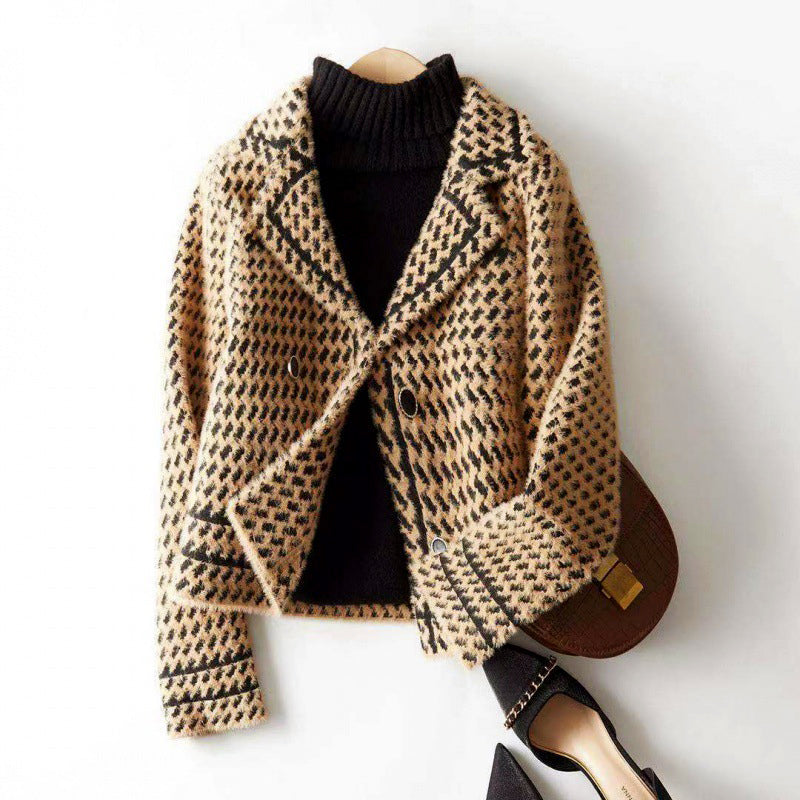 Women__ Cropped Buttoned Jacket with Houndstooth Pattern