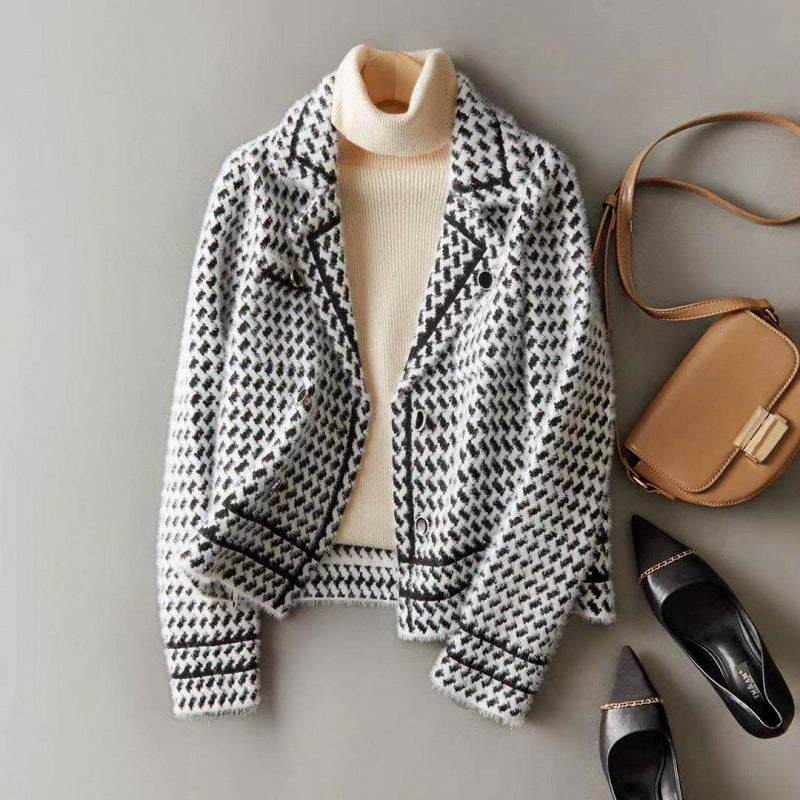 Women__ Cropped Buttoned Jacket with Houndstooth Pattern