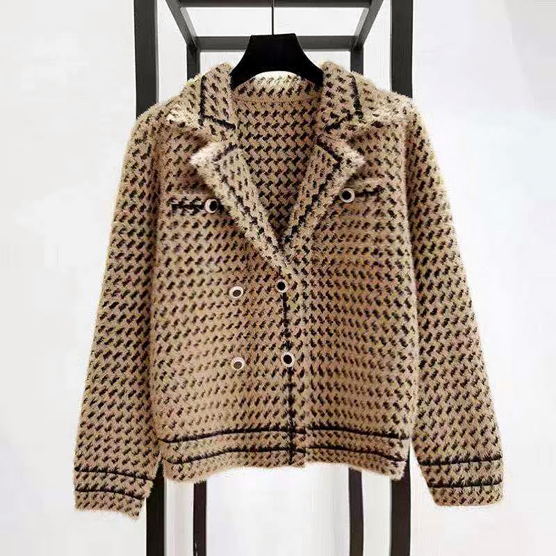Women__ Cropped Buttoned Jacket with Houndstooth Pattern