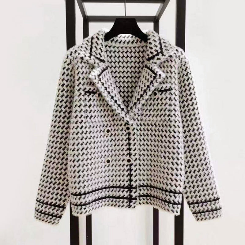 Women__ Cropped Buttoned Jacket with Houndstooth Pattern