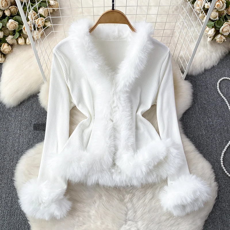 Women__ Elegant Ribbed Top with Faux Fur Trim