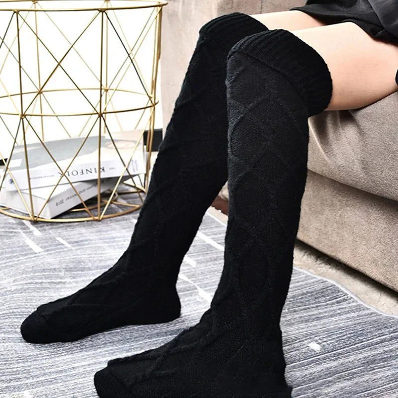 Women__ Long Knit Socks with Cable Pattern