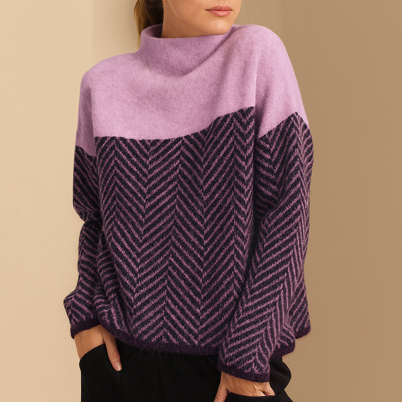 Women__ Chevron Pattern Turtleneck Sweater