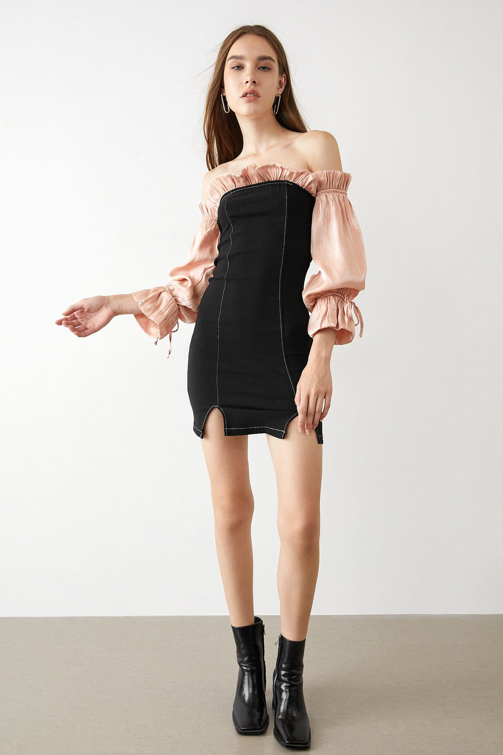 Contrast Stitch Off Shoulder Balloon Sleeve Bodycon Mini Dress