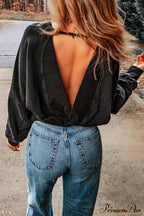 Acid Back Wash Open V-shape in Sweatshirt Black