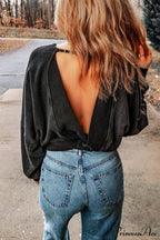 Acid Back Wash Open V-shape in Sweatshirt Black