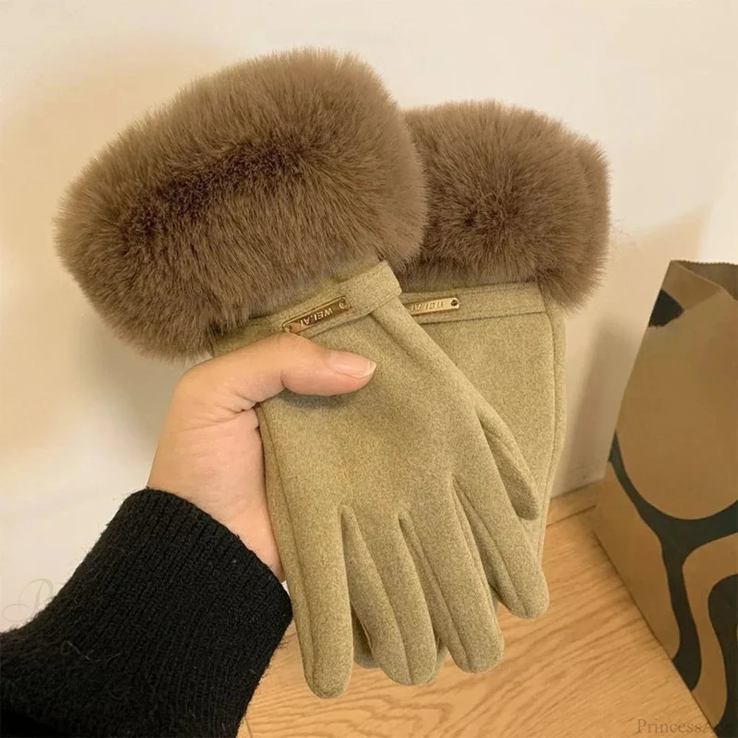 Autumn Winter Furry Warm Full Finger Outdoor Sport Cycling GlovesCute Furry Warm Full Finger Outdoor Sport Cycling Gloves