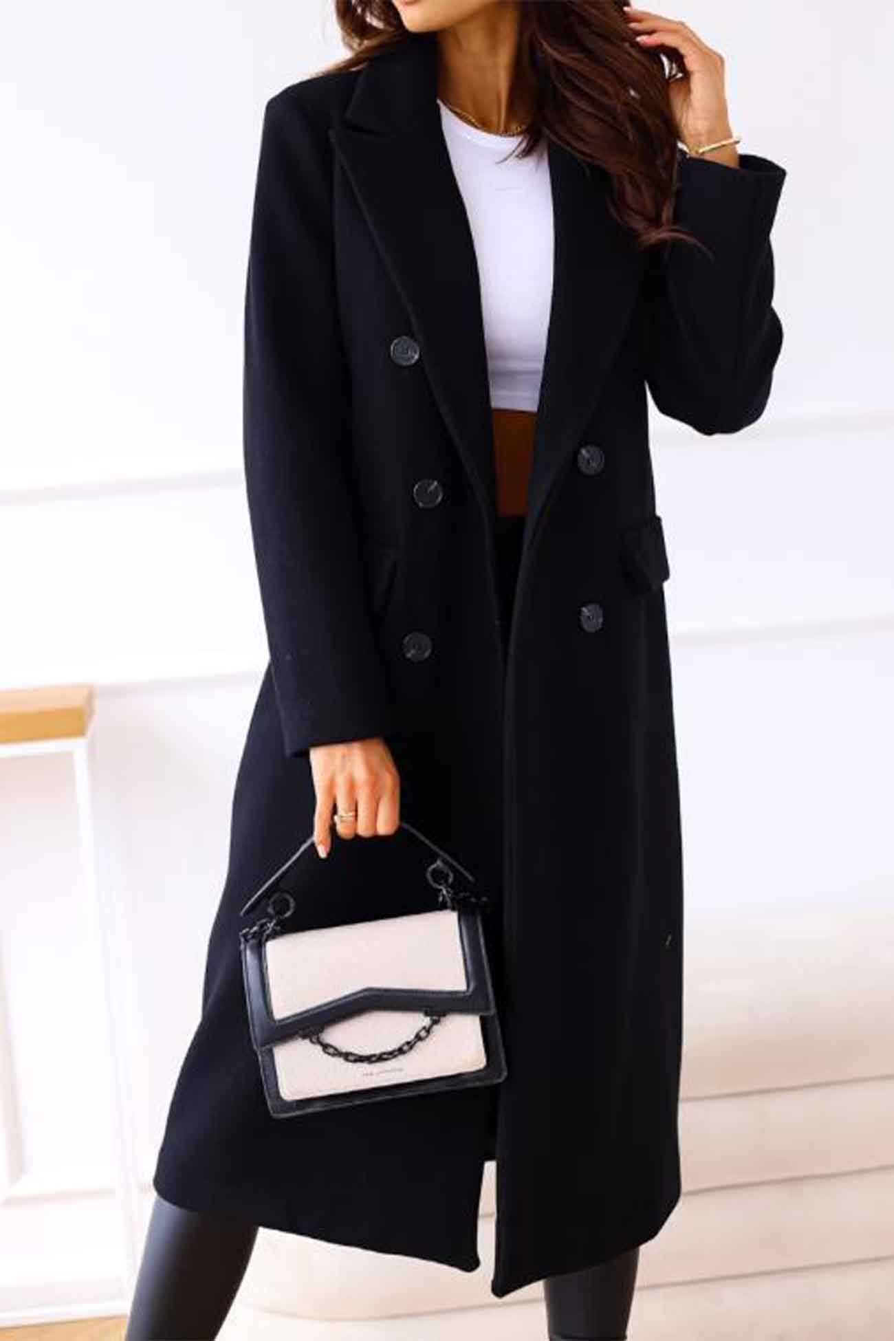 | Double-breasted coat, lapels, long sleeves