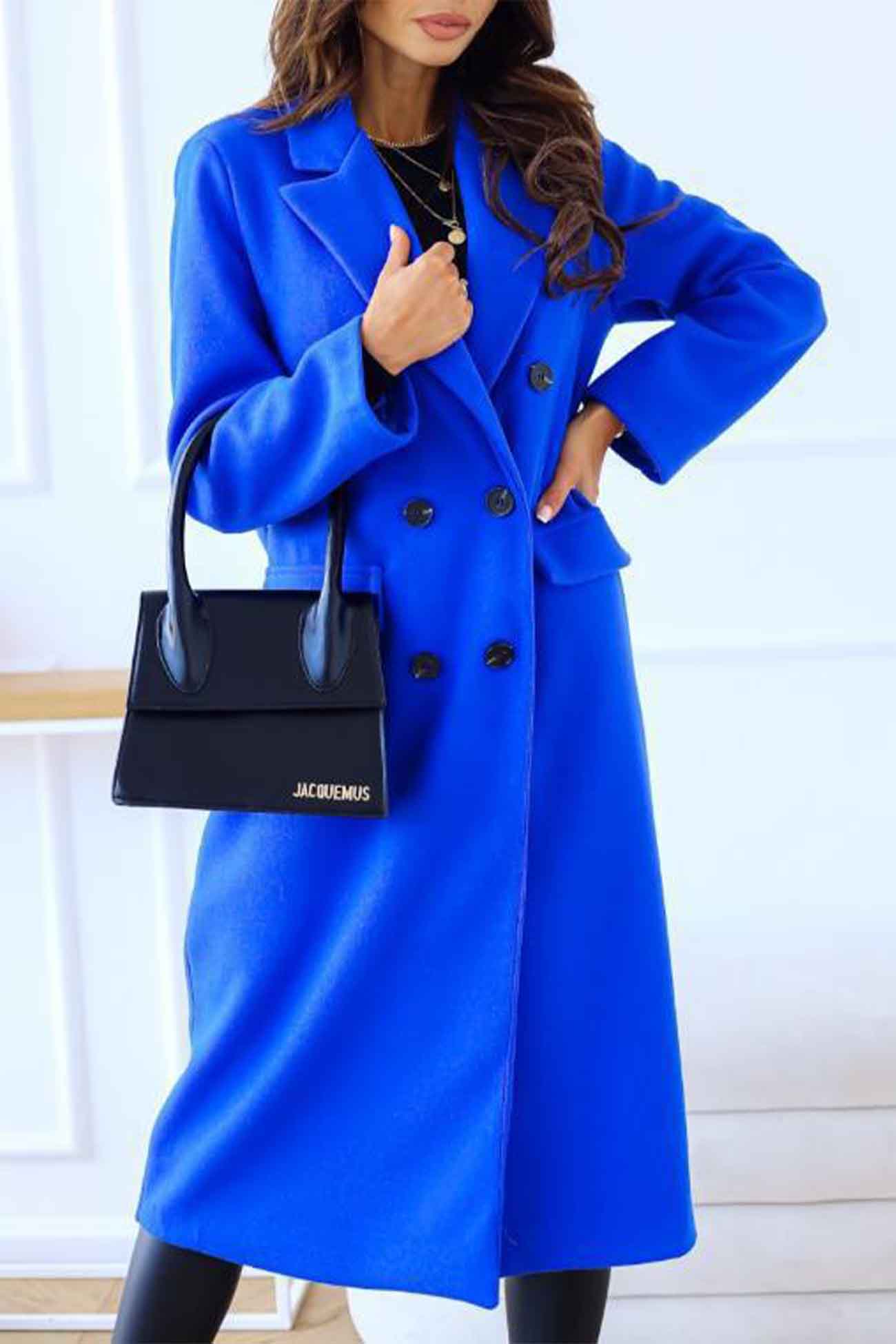 | Double-breasted coat, lapels, long sleeves