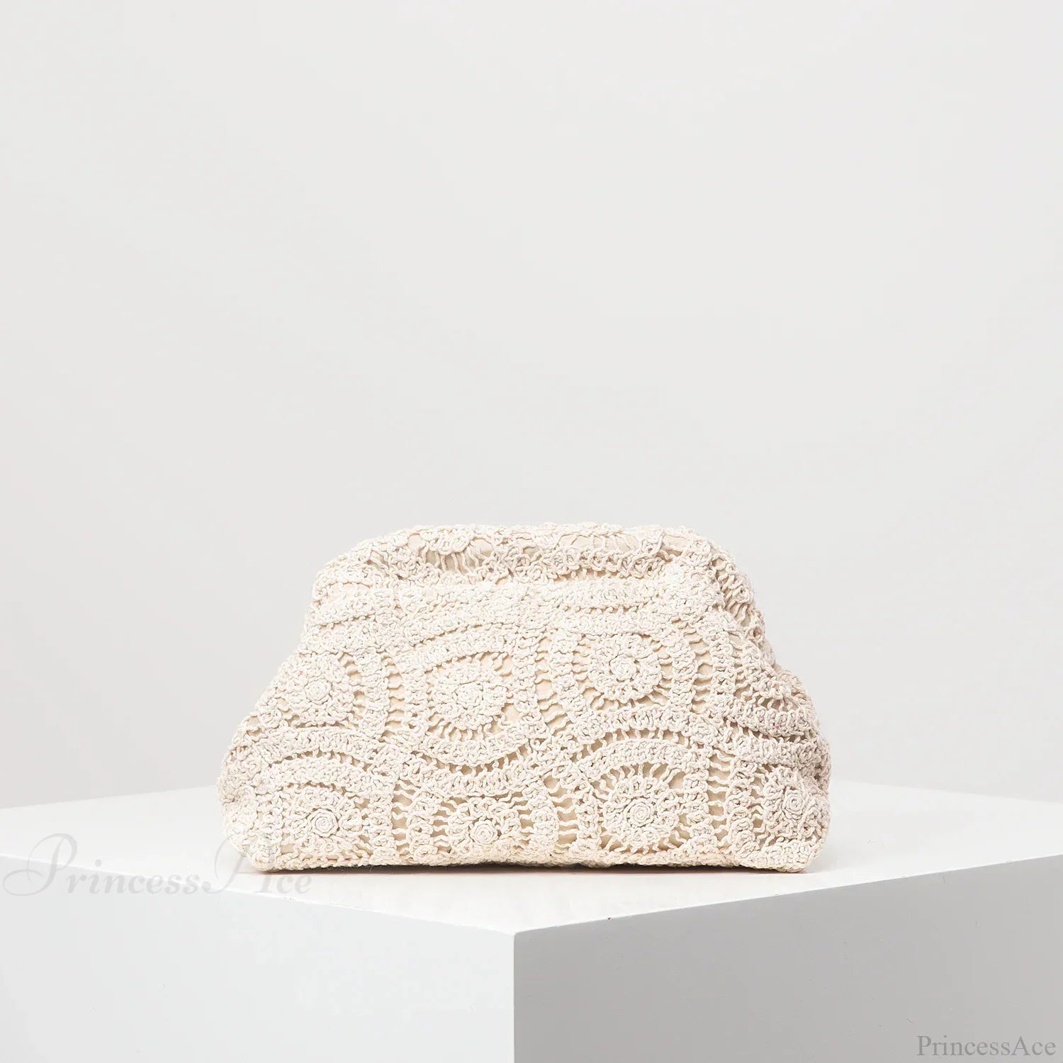 Bohemian Hollow Woven Casual Beach Wristlet