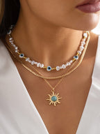 Turquoise and Pearl Layered Necklace with Bohemian Sunburst 디자인