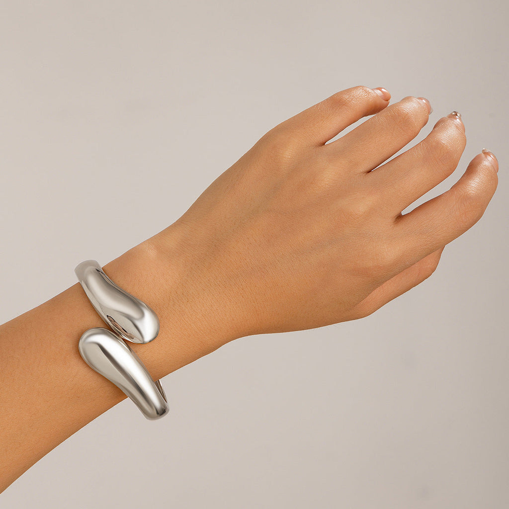 Fashion Metallic Gloss Water Drops Hug Opening Bracelet