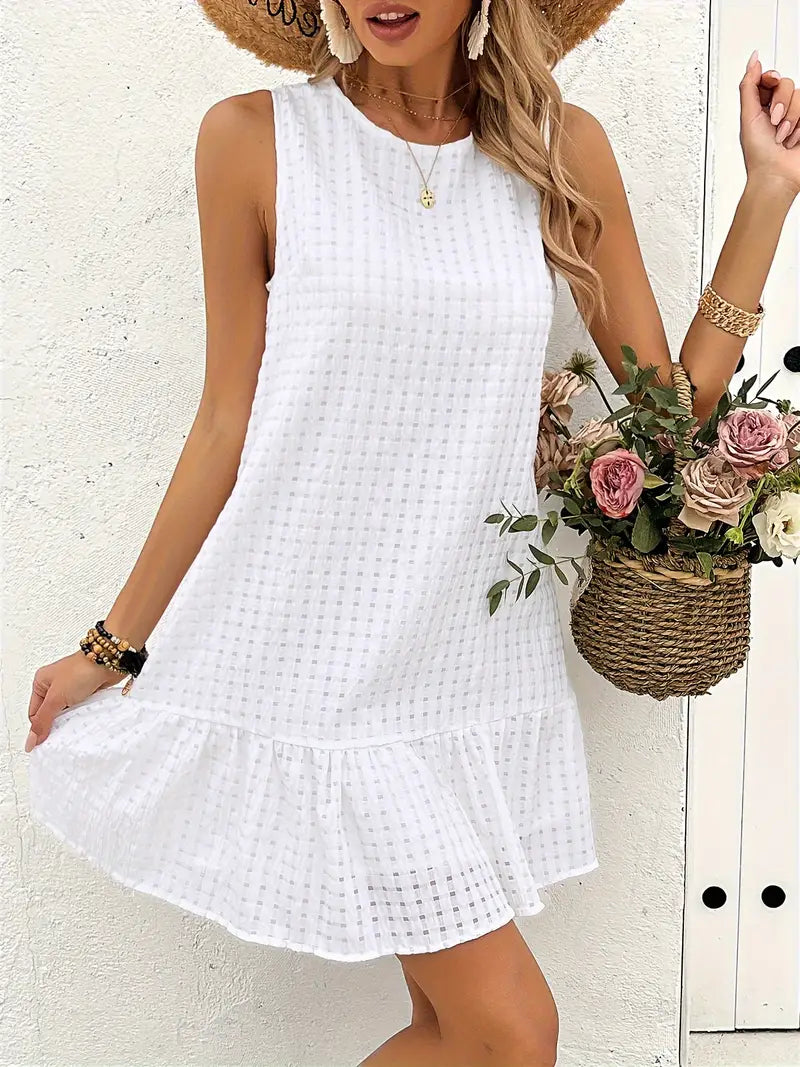 Zenda Aesthetic , Timeless Dress with a Round Neckline Designer Edit