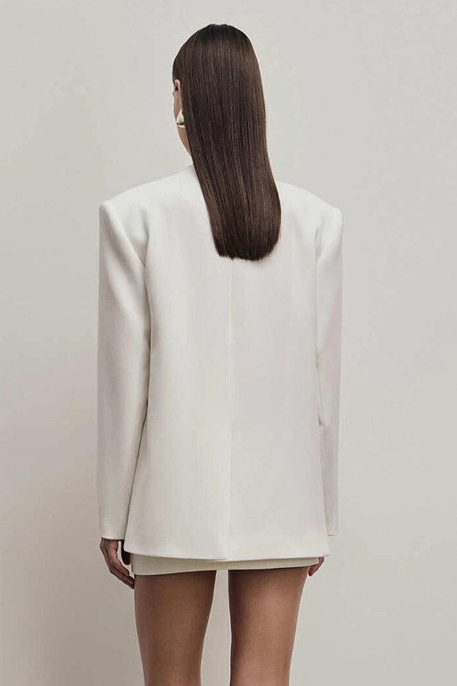 Solid Fitted Single-Breasted Regular Shoulder Blazer