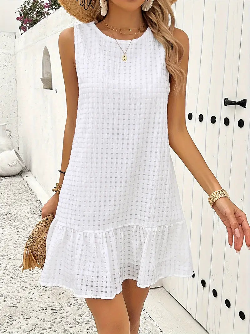 Zenda Aesthetic , Timeless Dress with a Round Neckline Designer Edit