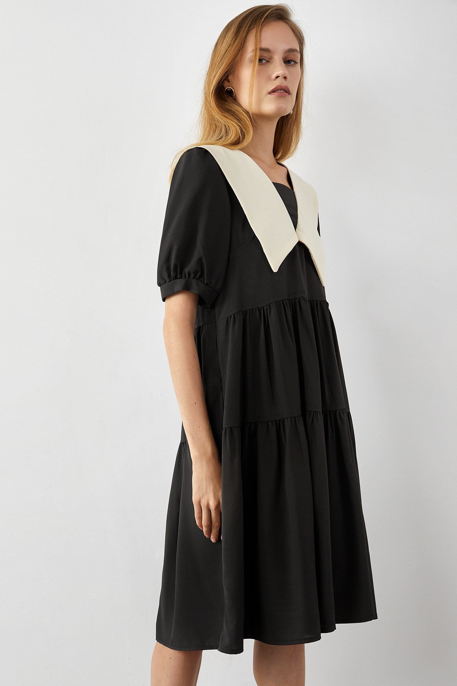 Oversized Pointed Collar Tiered Ruffle Puff Sleeve Mini Dress
