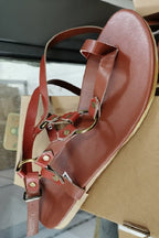 Stylish Round-toe Sandals Featuring A Snakeskin Print and Crisscross Straps.