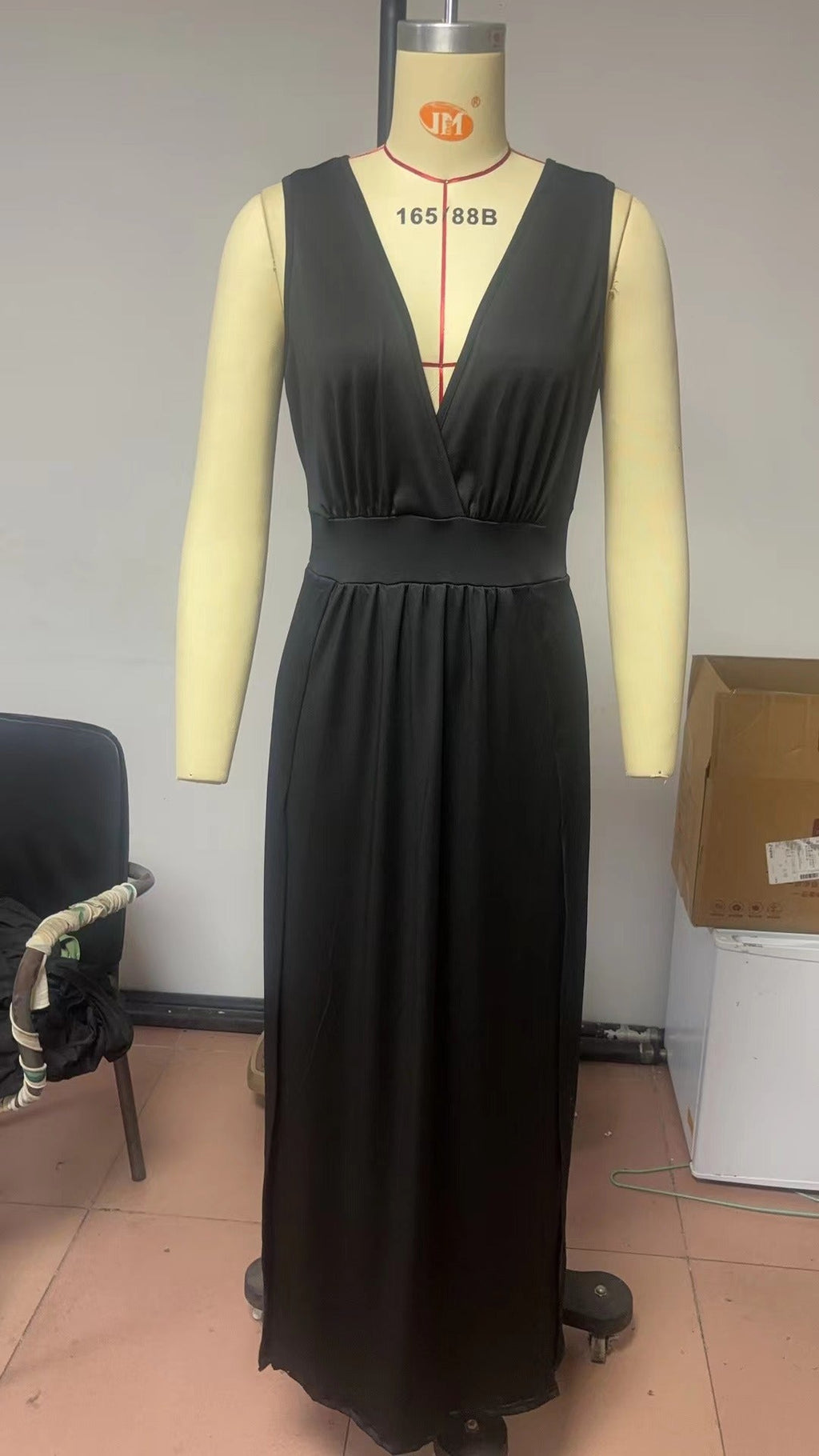 Veronica's V-neck Sleeveless Maxi Dress