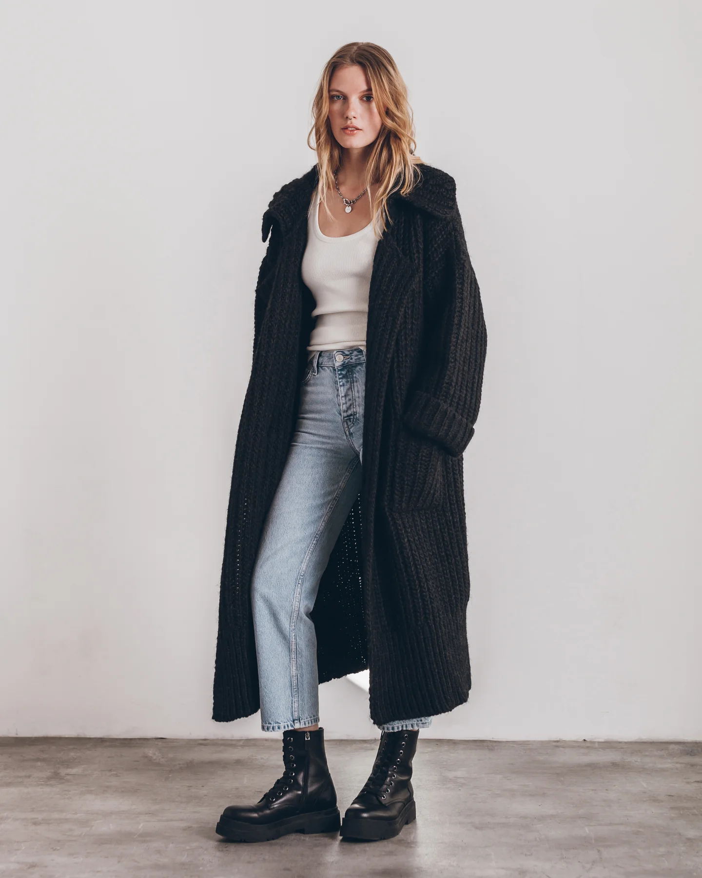 Chunky and Warm Knit Button Pocketed Oversized Midi Cardigan