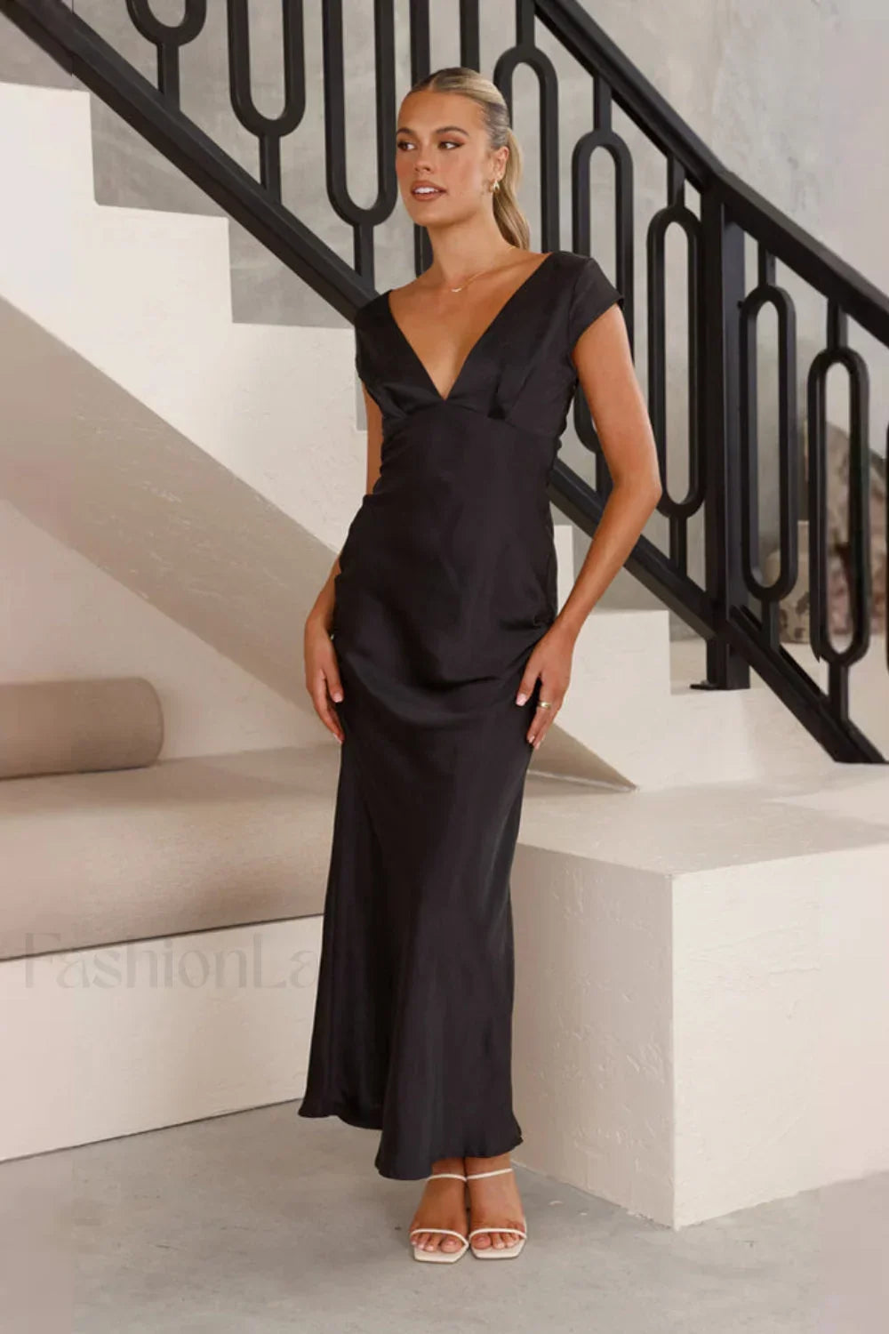 Deep V-Neck Bodycon Backless Midi Dress