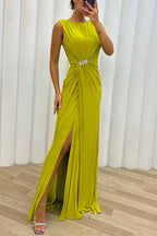 Sleeveless Boat Neck Pleated Crystal Brooch Waist High Slit Maxi Gown