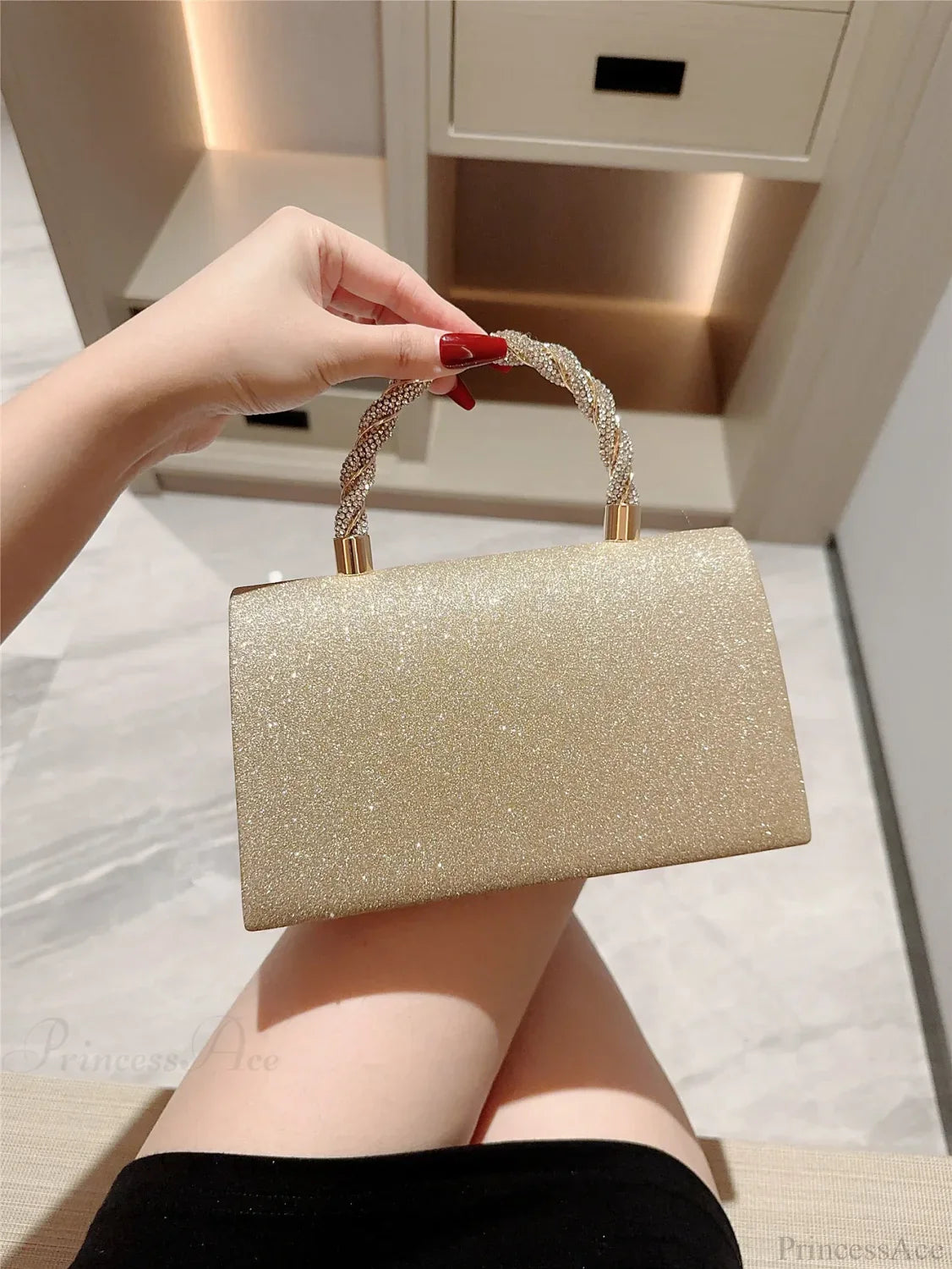 European American Diamond Bow Chain Clutch Bag