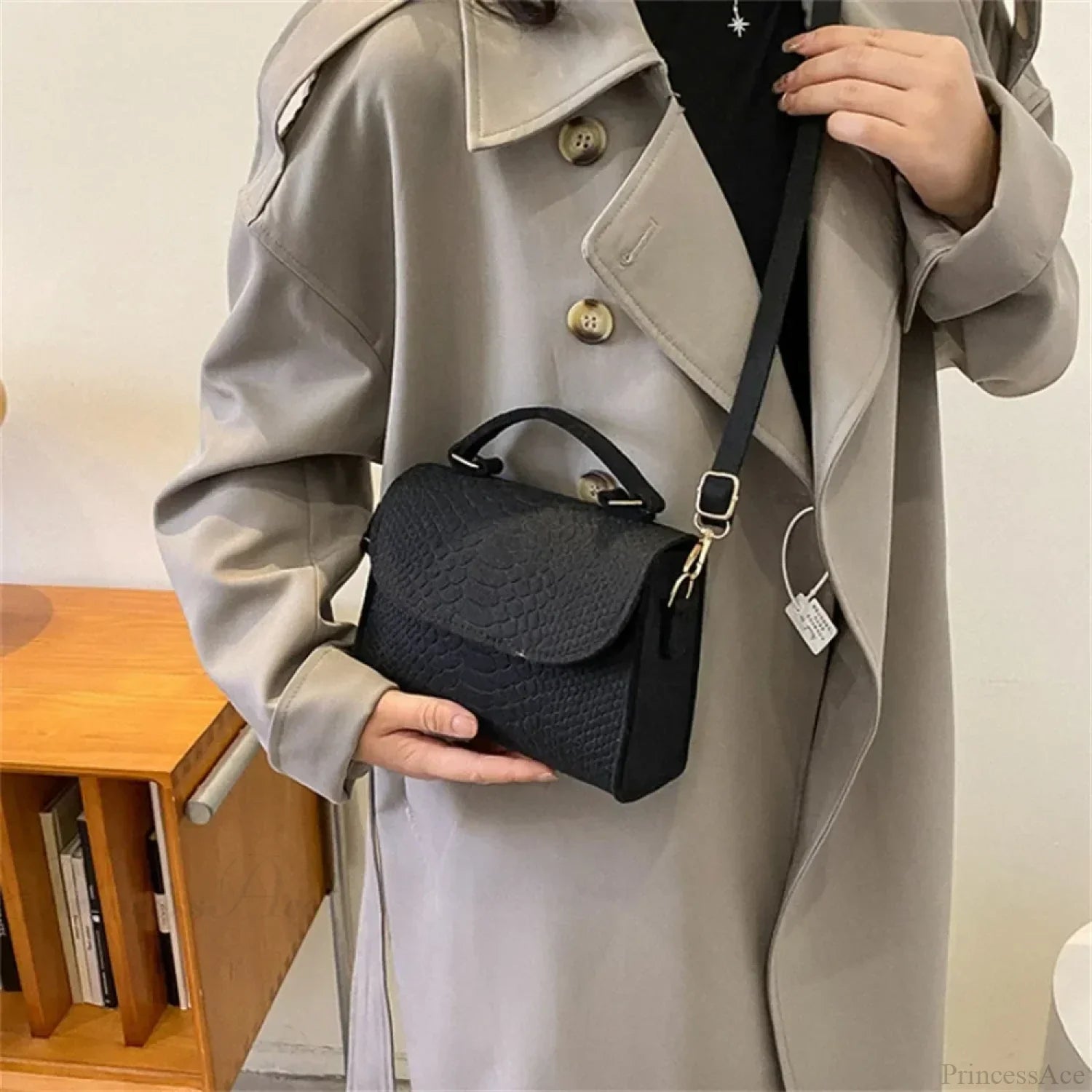 Fashion Felt Crocodile Embossed Crossbody Handbag
