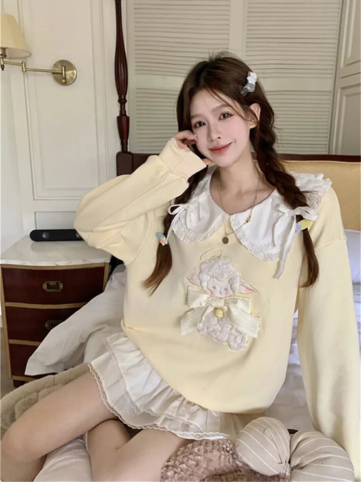 Yellow Sheep Peterpan Collar Sweatshirt