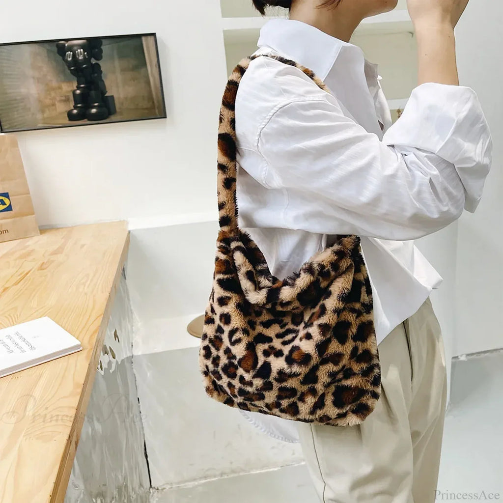 Leopard Love Heart Pattern Underarm Shoulder Bag