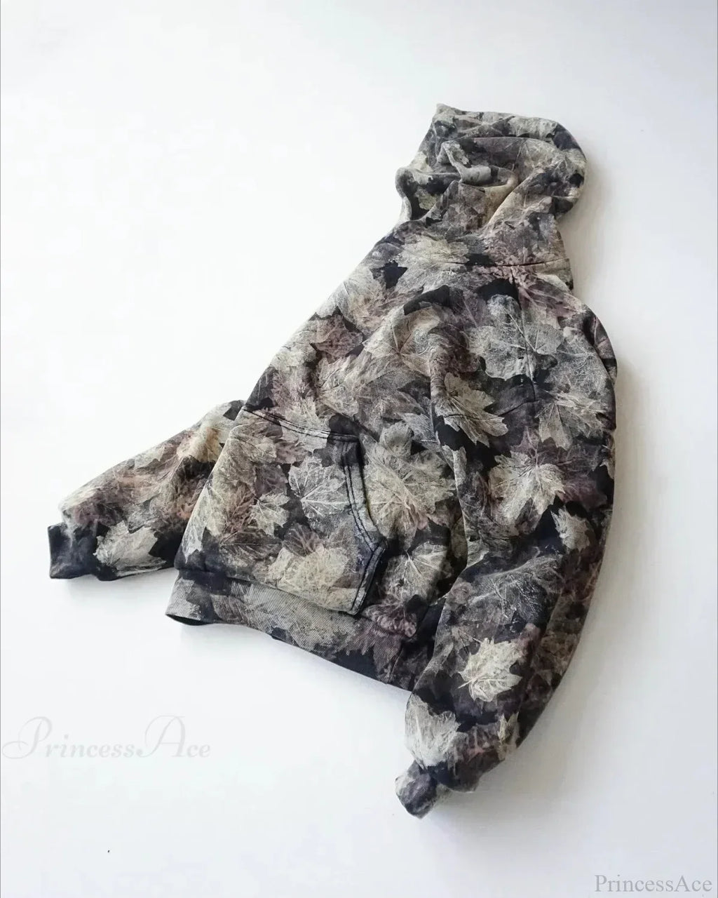 Maple Leaf Graphic Pullover Hoodie