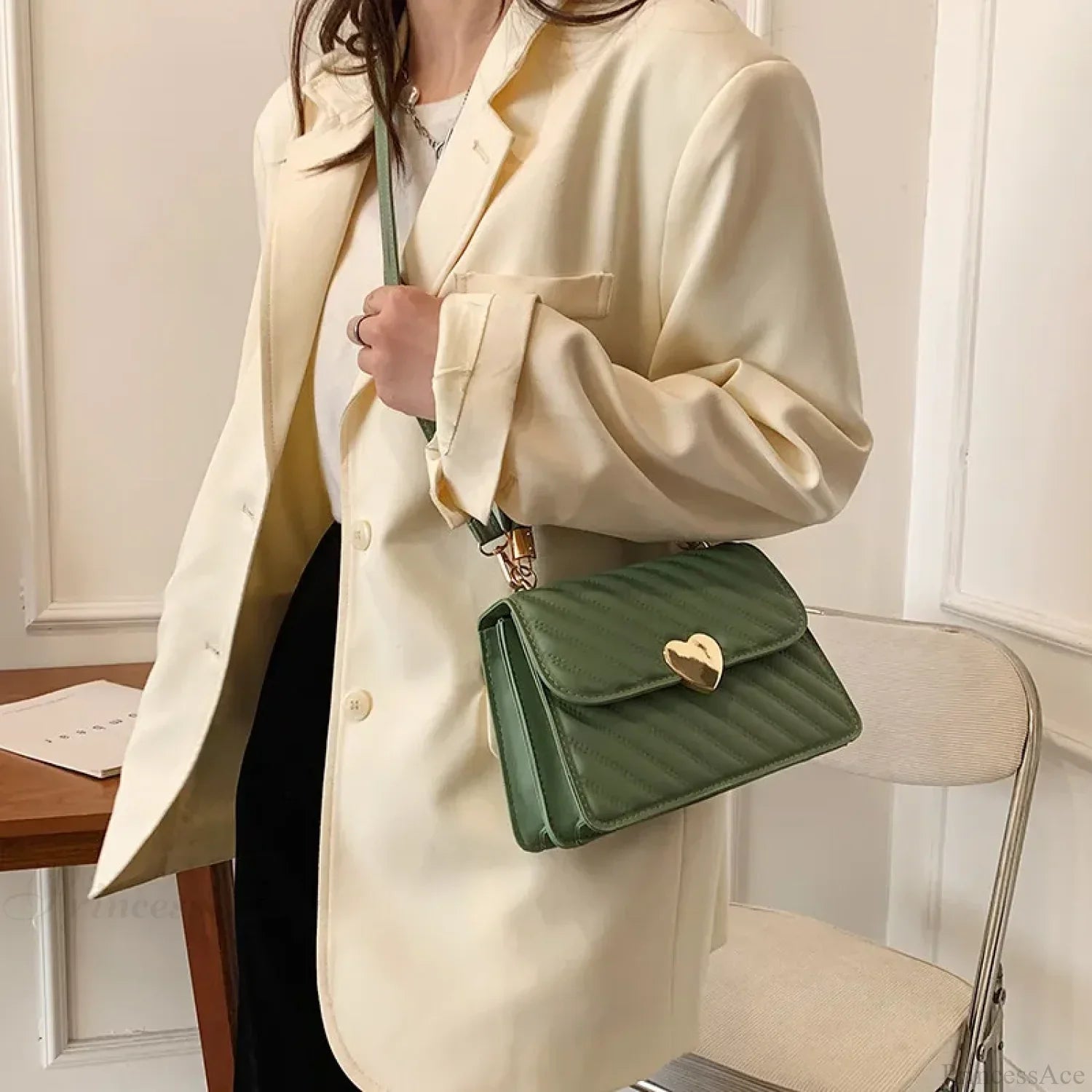 Pleated Fashion Texture Small Square Messenger Handbag